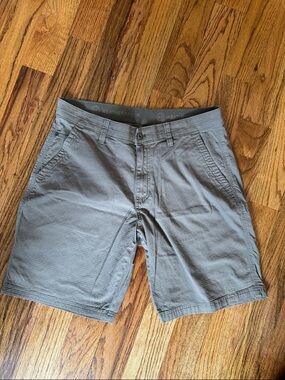 Weatherproof Men’s Grey Flat-Front Shorts